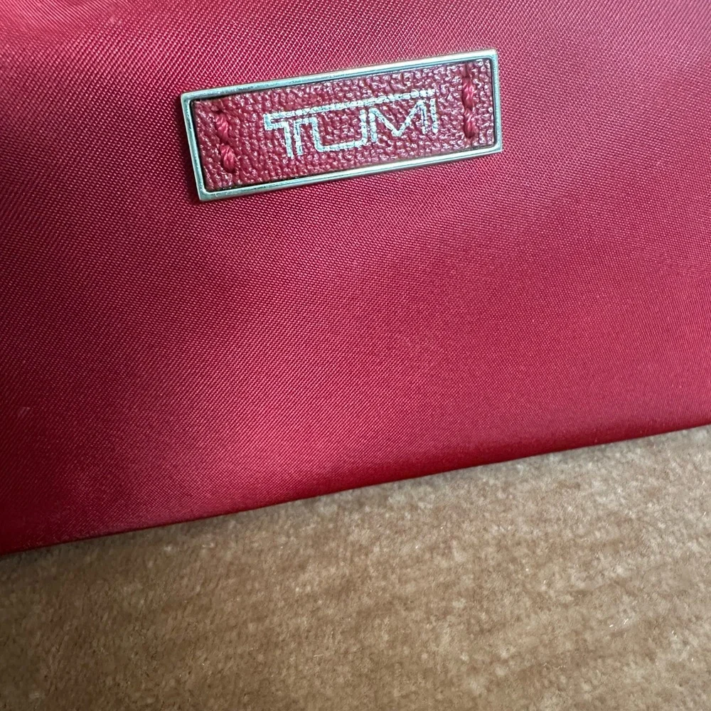 Tumi Voyageur Crimson Red Nylon Cosmetic Case Travel Toiletry Makeup Bag Rare